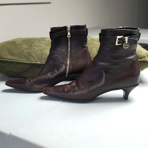 Prada chocolate brown leather bootie with kitten heel. Size 5.5 - Picture 3 of 9